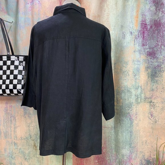 πSarah Spencer Basic Piece Black Linen Blouse - Picture 2 of 15